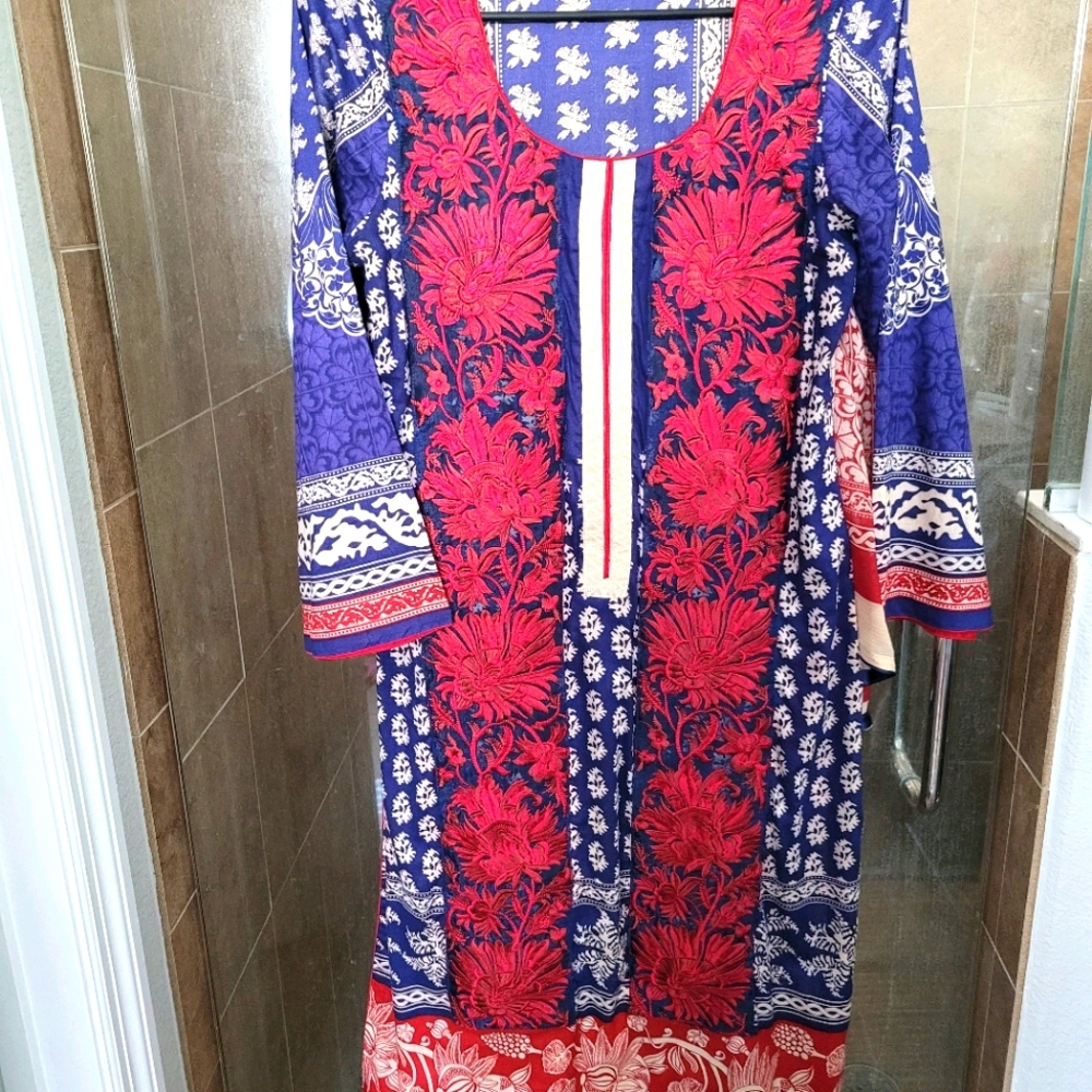 Maria B three piece Pakistani lawn suit